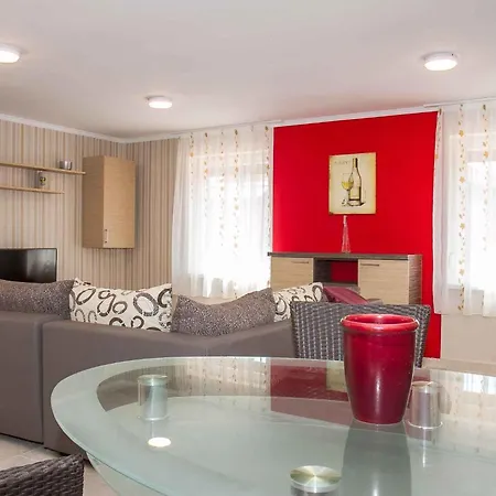 Holiday home 24