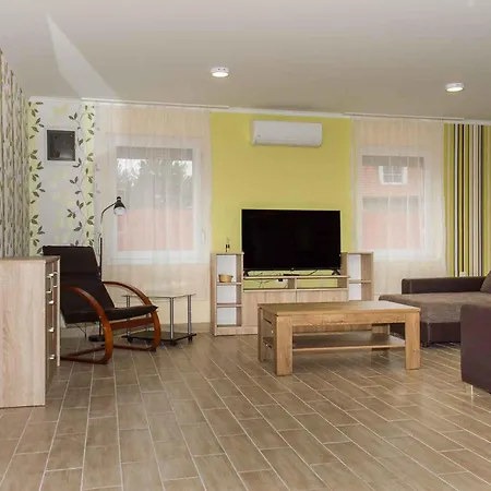 Holiday home 24