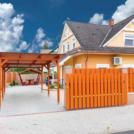Holiday home 24